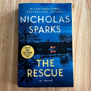 ❤️ Buy 2 Get 1 Free - The Rescue by Nicholas Sparks